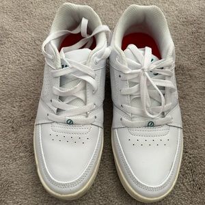 eS classic white sneakers
